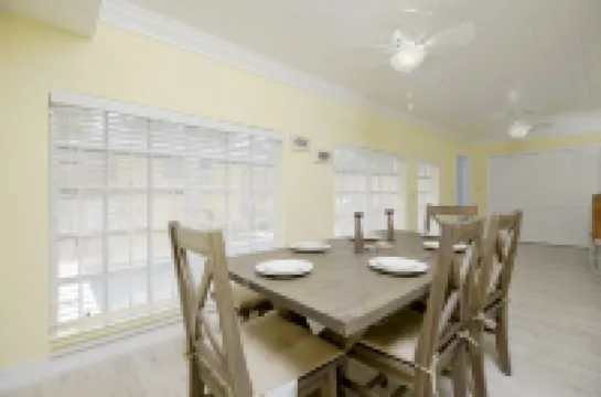 Ma's Hideaway paradise