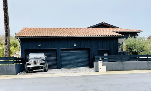 Magnificent wooden Villa Golf Biscarrosse with swimming pool