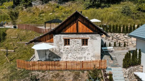 Historic Chalet Neuhaus - with Open Air Jacuzzi & Infrared Sauna!