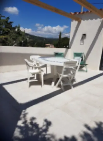 A 10 mn walk from the beach with view on the cap canaille house of 100 m2