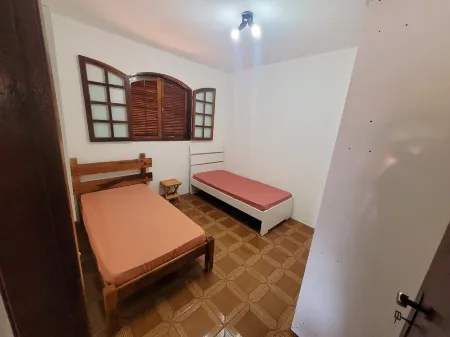 Chacará a 65 KM de Sâo Paulo, Piscina e Churrasqueira Para um fim de Semana Отели рядом с достопримечательностью «Wet'n Wild»