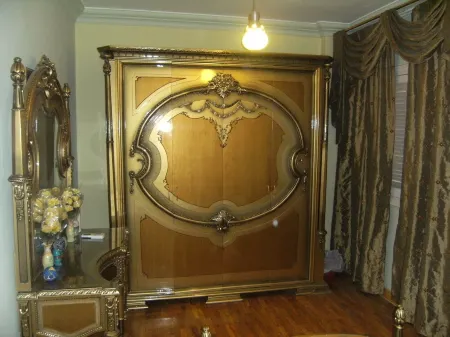 Central, Fully Equipped, 3 BR flat in Best Spot in Mohandssen area, Cairo Отели рядом с достопримечательностью «Каирский университет»