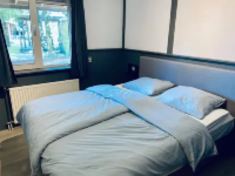 Cosy Chalet with Jacuzzi, 50 Metres from a Beautiful Swimming Lake Hotels in 