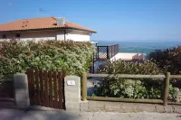 Watching The Horizon in residence with swimming pool for a fee Hotels in Monteverdi Marittimo