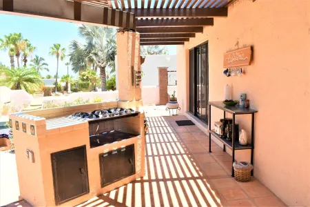 Sea Sand & Style ...