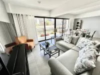 NEW Deluxe 2BR - 2BTH, 2 KING BEDS, Pool, GIG-Speed WI-FI, Barbecue, Grand Patio