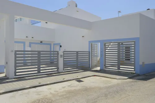 New villa very close to the beach, complete