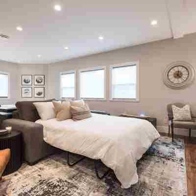 Cozy, Bran New Private fully furnished studio downtown Chilliwack. Rooms