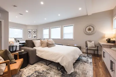 Cozy, Bran New Private fully furnished studio downtown Chilliwack.