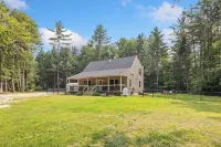 C-Howder Chalet Dog Heaven! Huge Fenced Yard