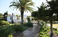 GARDEN APARTMENT