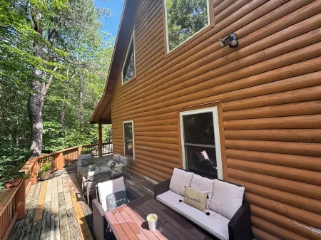 Summer, in a Ouachita Mt Cabin, Close to Lake  Crystal Digging, Hiking, Biking