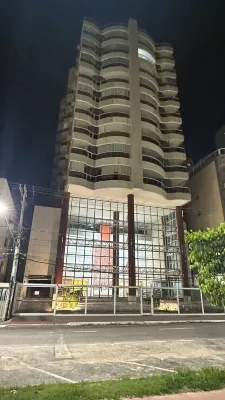 Apart de Luxo de frente para a PRAIA DO MORRO! 4 suítes, 3 vagas, ar cond, WIFI