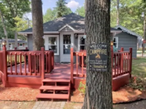 Amazing Cabin directly on Higgins Lake w/Private Boat Mooring Onsite!