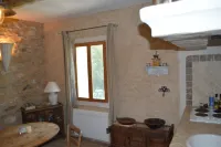 Mas Delgado, in the heart of the Luberon, at the foot of Mont Ventoux. Hotels in Monteux