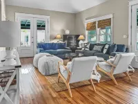 3 bedrm retreat w/ wrap around porch & walking distance to Rosemary & Alys Beach