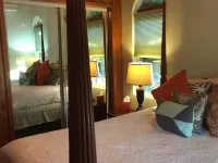 Relaxing, Romantic, Private Couples Getaway, just for two W/ Stunning View Hotels in Coral Bay