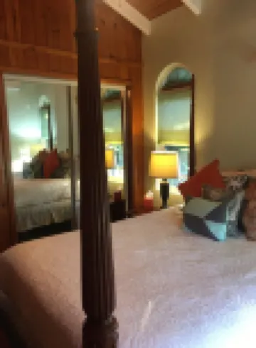 Relaxing, Romantic, Private Couples Getaway, just for two W/ Stunning View