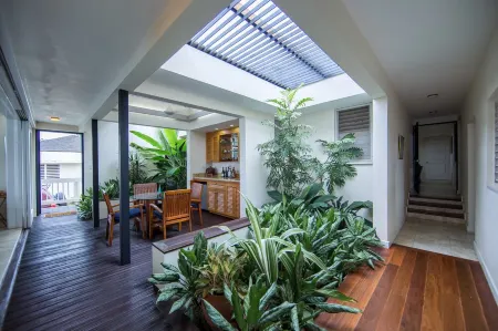 Moonshine Villa - Luxury redefined in Silver Sands