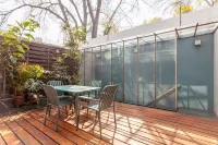 Contemporary townhouse with plenty of light - Bungalow