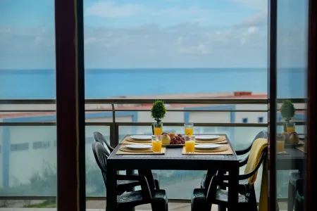 Ericeira-T1- The family Apt Beach Отели рядом с достопримечательностью «Ermida de São Sebastião»