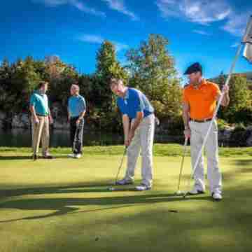 Luxe 10 guest Cottage Ski/Golf/Fire Pit/Lakes/Hike Fitness & Recreational Facilities