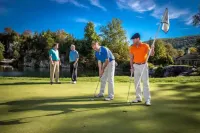 Luxe 10 guest Cottage Ski/Golf/Fire Pit/Lakes/Hike Hotels in Vernon