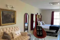 Dickson Casita - Private Guesthouse in Marfa, Texas