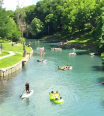 โคมัลอินน์