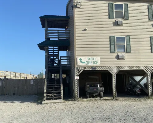 Seaview Pier and Motel Hotels in Stump Sound