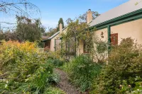 Country Pleasures Bed and Breakfast