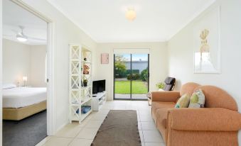 Bayside - Aldinga Beach - C21 SouthCoast Holidays