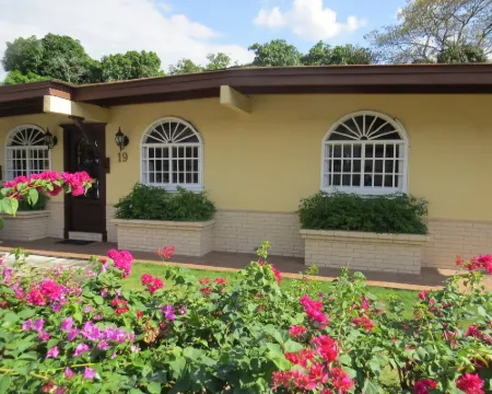 Sofia's B&B Hostal Boutique Hotels in Bethania