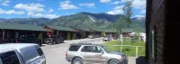 Wolf Den Log Cabin Motel and RV Park - Motels