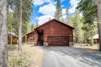 Home w/ Deck + Access to Tahoe Donner Amenities! - Kitchens