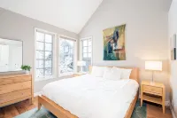 Slopeside Paradise Penthouse at Lift 7, Views, Fireplace, Deck, Hot Tub Condo Hotel di Telluride
