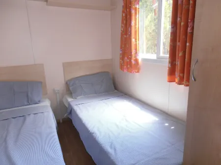 Oasis Country Park Отели рядом с достопримечательностью «Torreta Mariola»