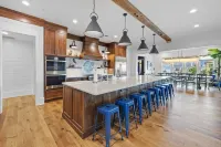 Cornfed Pelican 9 Bedroom Home - 4-Star