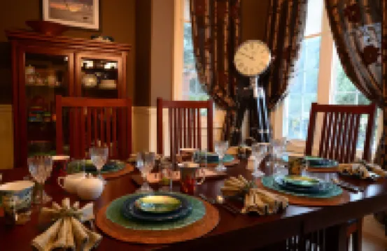 Explorer House Bed & Breakfast - Bed and Breakfasts