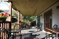 Exit Glacier Lodge