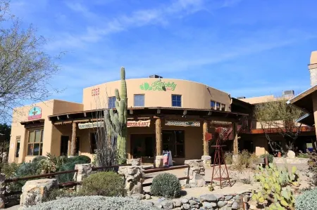 Prickly Pear Inn Отели в г. Кейв Крик