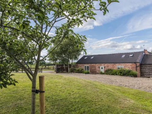 Barnfields Holiday Cottage Hotels in Staffordshire Moorlands District