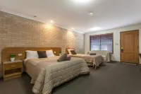 Clifford Gardens Motor Inn Hotels in Newtown