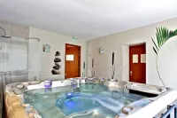 Logis Hostellerie du Perigord Vert Hotels in Saint-Front-d'Alemps