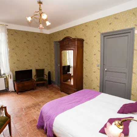 Logis Hotel - Restaurant la Marbrerie