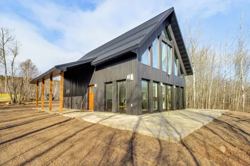 2 Mi to Lutsen Mtns: Modern Cabin w/ Fire Pit! - Boutique