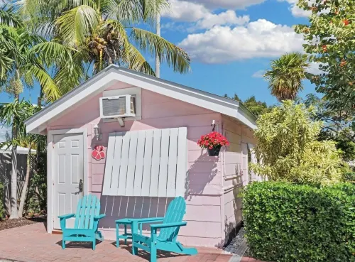 Tropical Cottages - Hot Tub