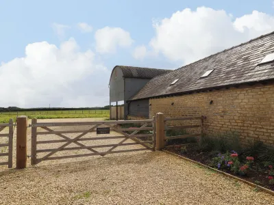 Hawthorn Barn Hotels near The Royal International Air Tattoo
