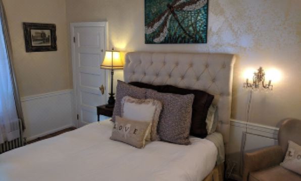Meadowood Inn