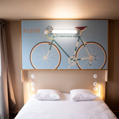 The People  - Tours Hotel in zona Museum of Hotel Gouin